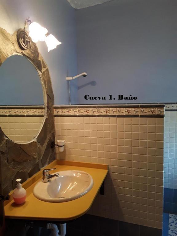 Cuevas Lourdes Villa Benamaurel Bagian luar foto